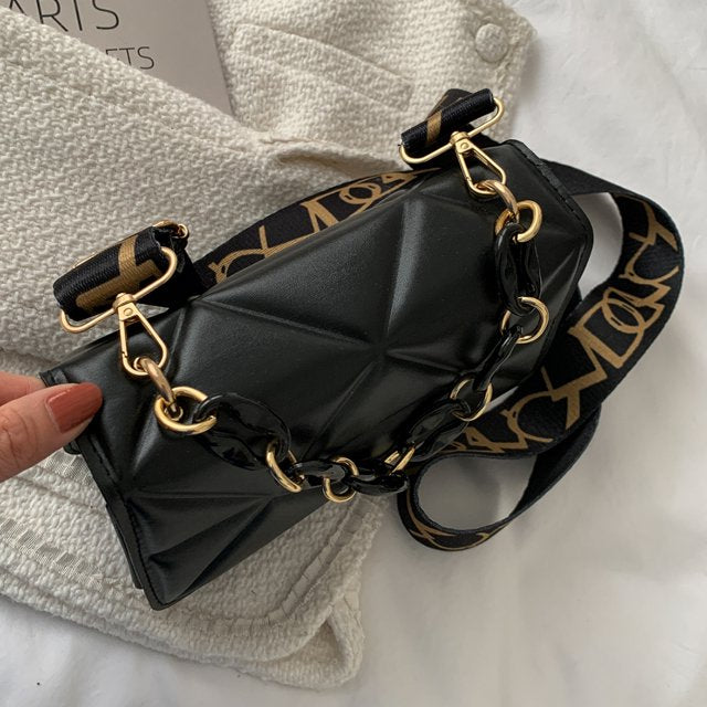 Nelda | Trendy Gewatteerde Schoudertas