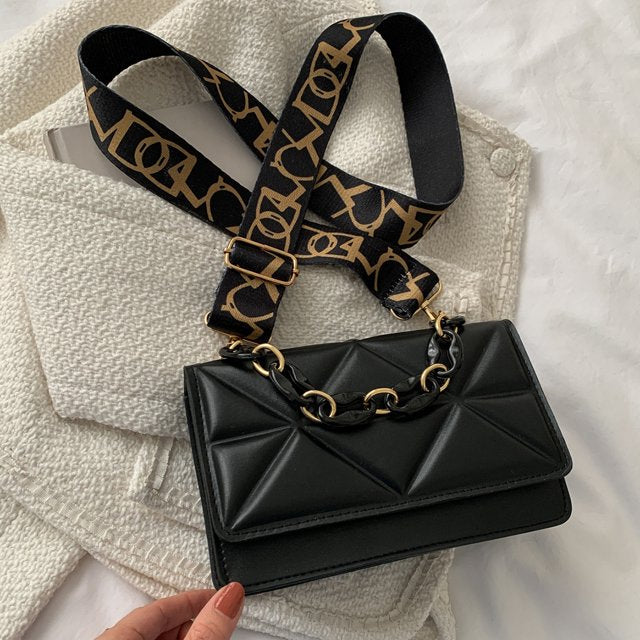Nelda | Trendy Gewatteerde Schoudertas