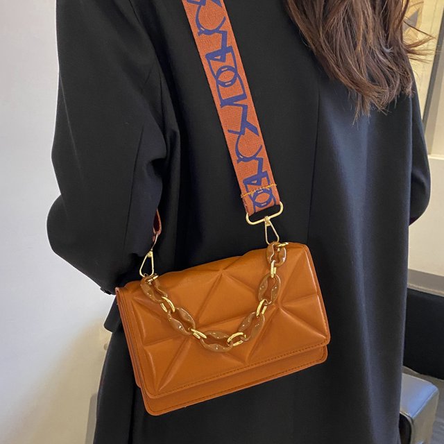 Nelda | Trendy Gewatteerde Schoudertas