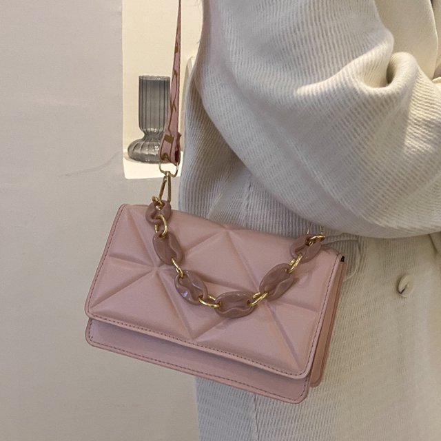 Nelda | Trendy Gewatteerde Schoudertas