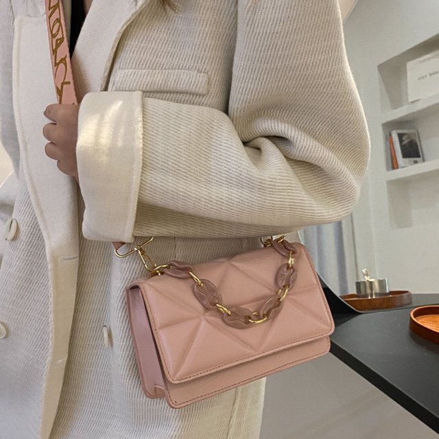 Nelda | Trendy Gewatteerde Schoudertas