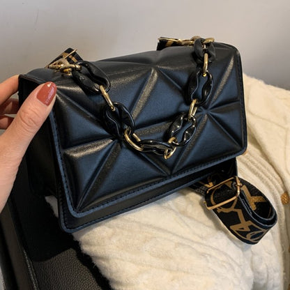Nelda | Trendy Gewatteerde Schoudertas