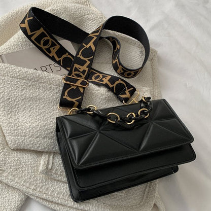 Nelda | Trendy Gewatteerde Schoudertas